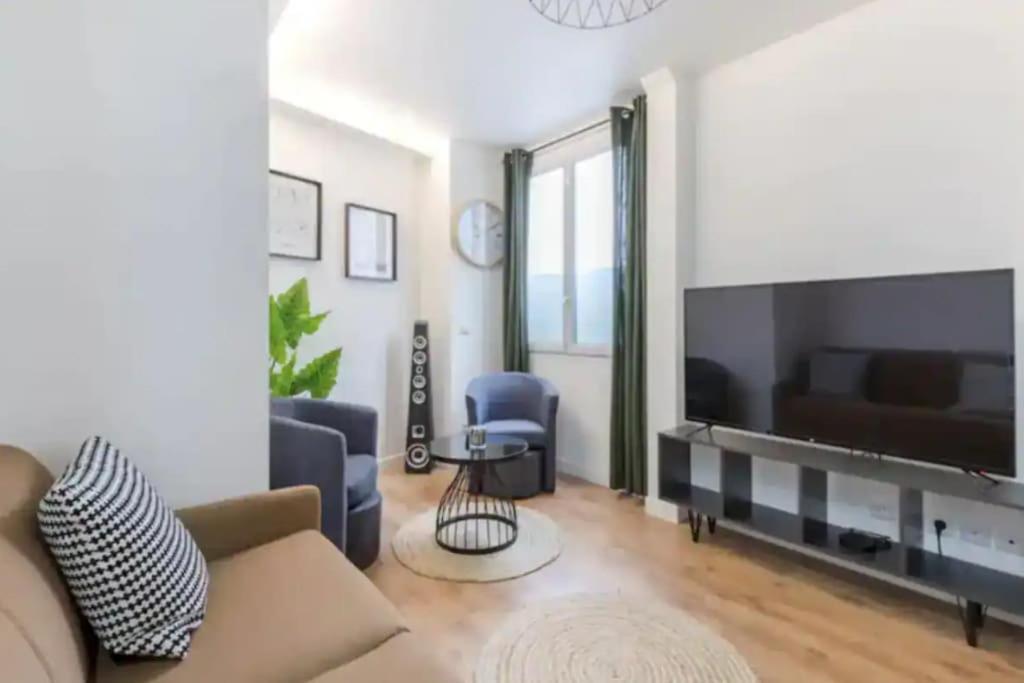 Roses Appartement Proche Sacree-Coeur/Montmarte Paris Exterior photo